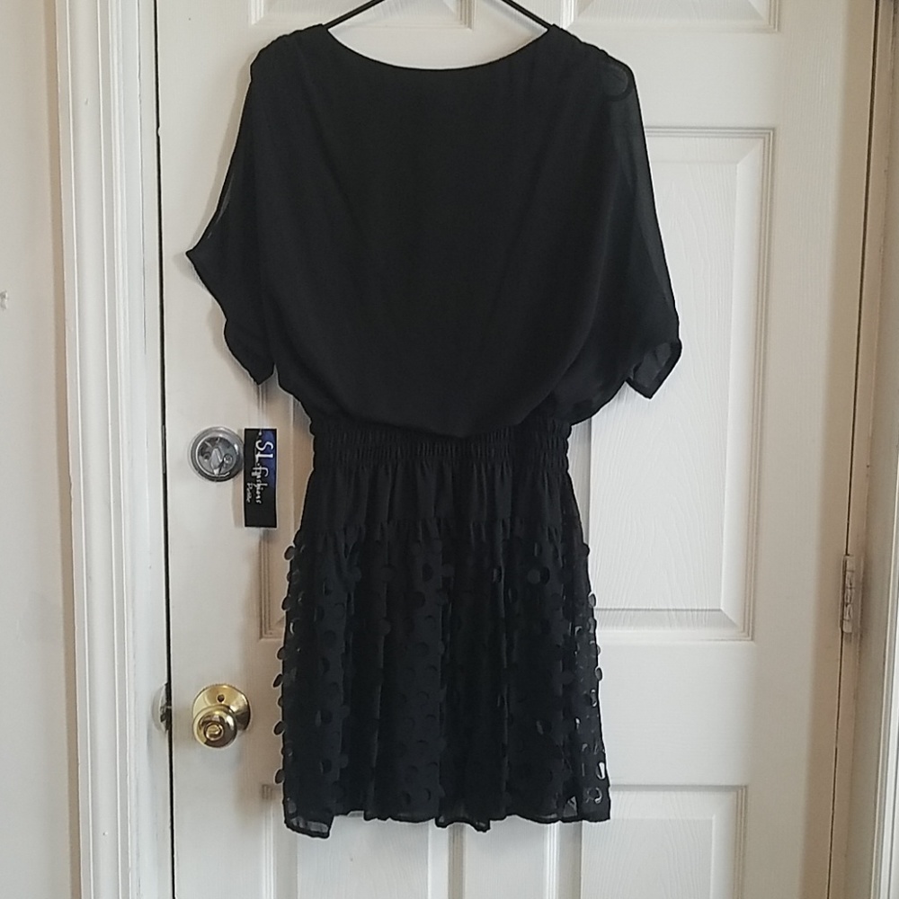 Dress - Picture 4 of 7